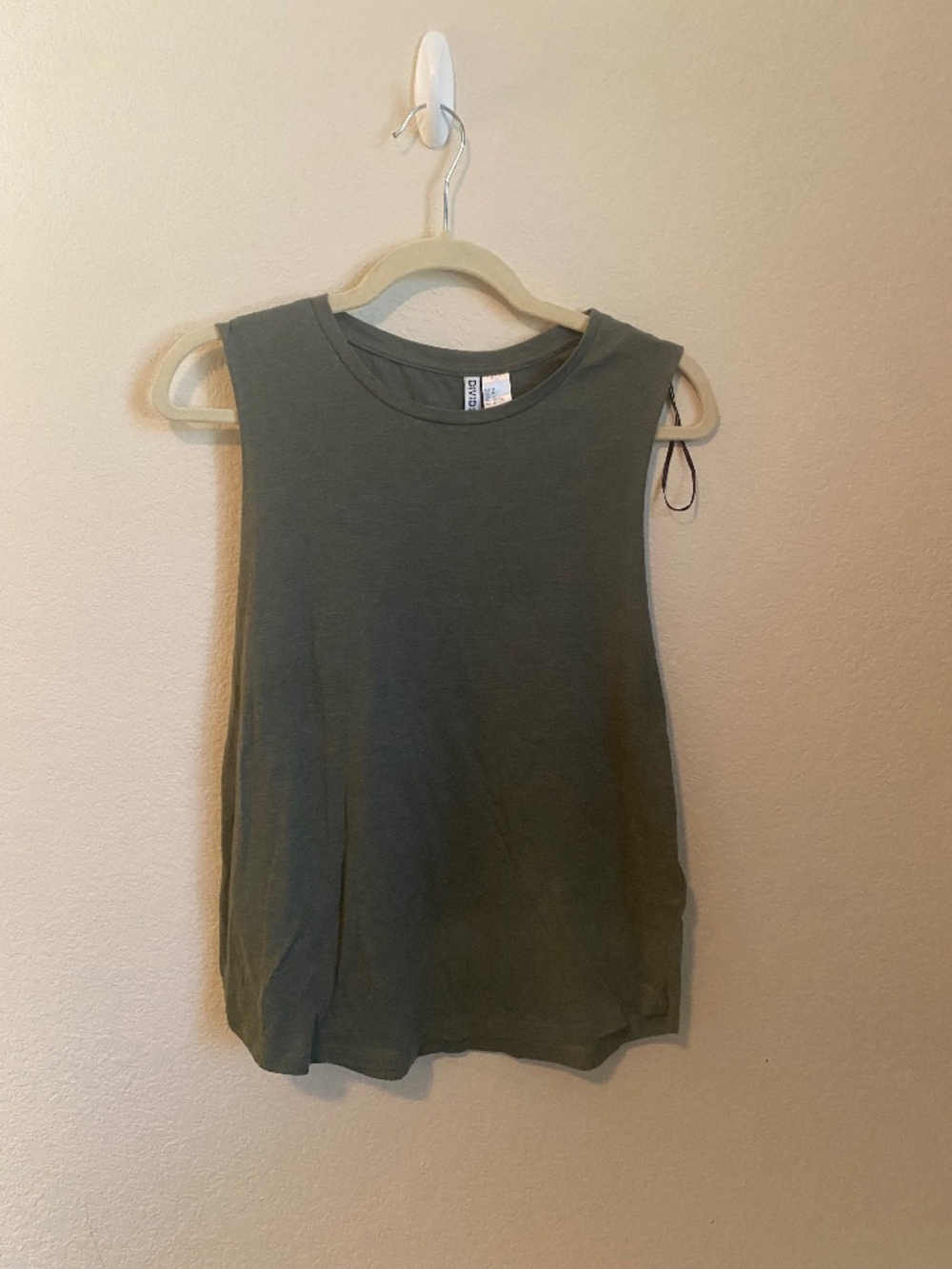 women's muscle tank top